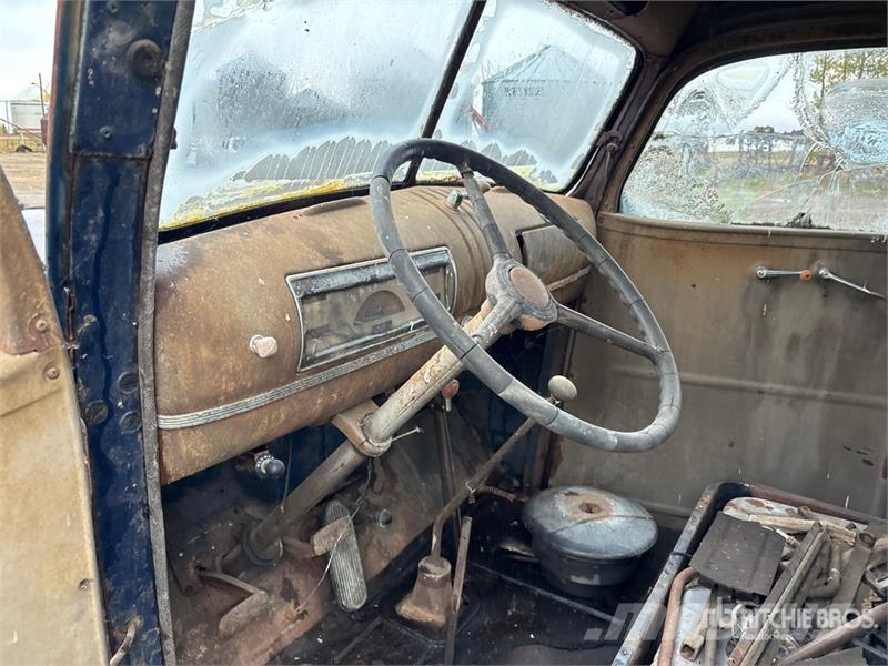 GMC 1533 Antique Pickup Ostalo