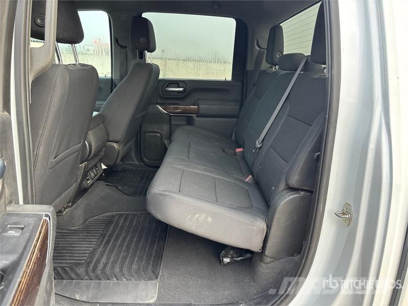 GMC 2500 SLE 4x4 Crew Cab Pickup Muu