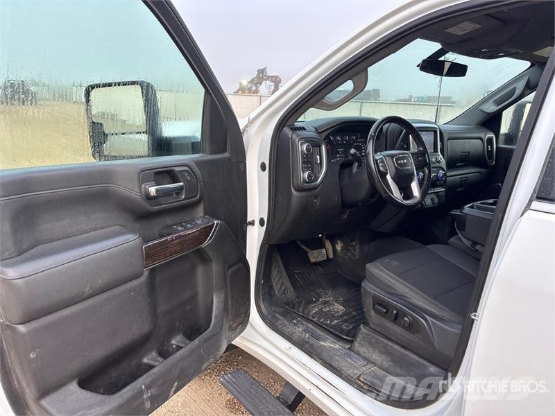 GMC 2500 SLE 4x4 Crew Cab Pickup Muu