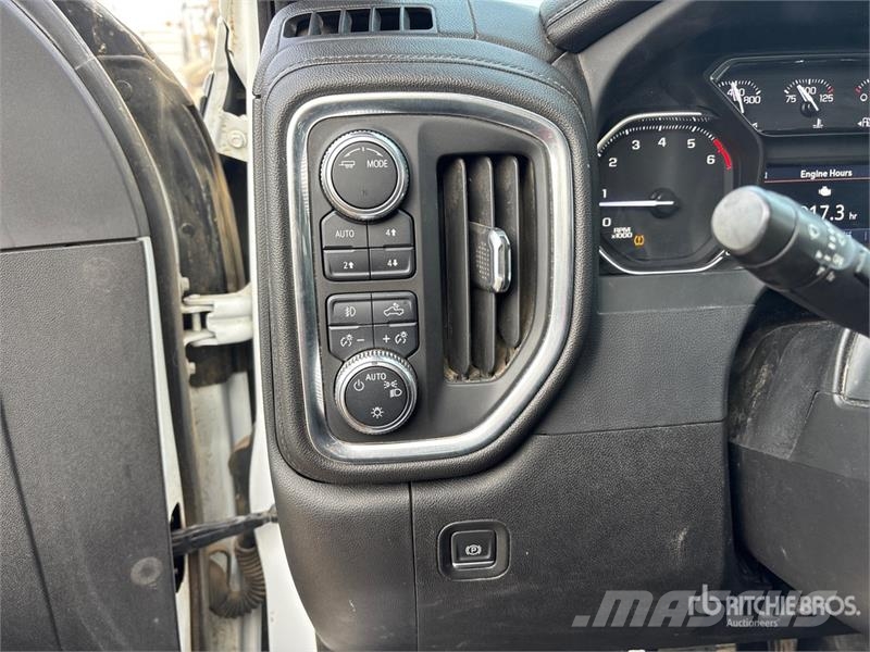 GMC 2500 SLE 4x4 Crew Cab Pickup Muu