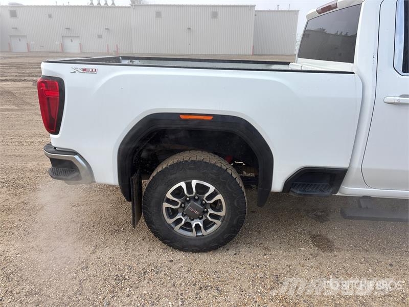 GMC 2500 SLE 4x4 Crew Cab Pickup Muu