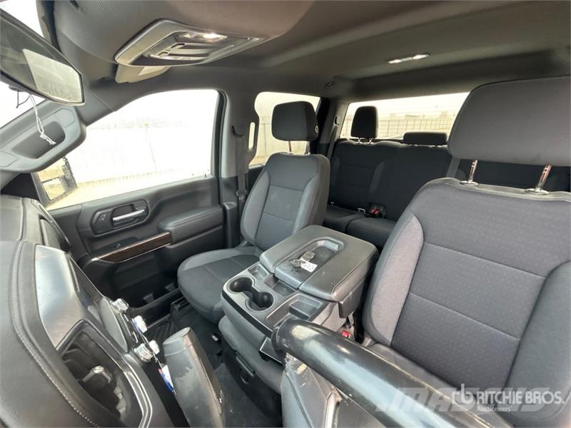 GMC 2500 SLE 4x4 Crew Cab Pickup Muu