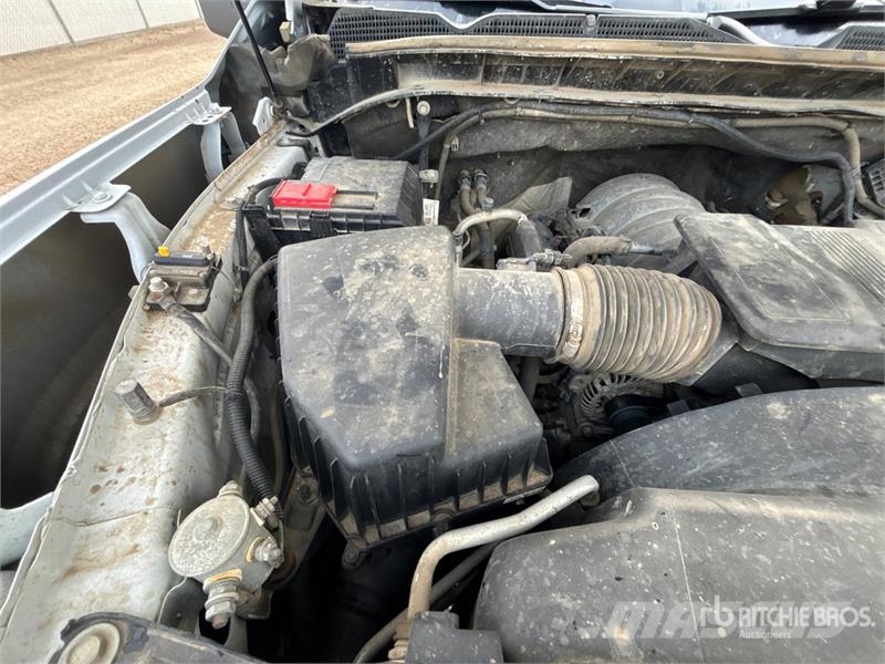 GMC 2500 SLE 4x4 Crew Cab Pickup Muu