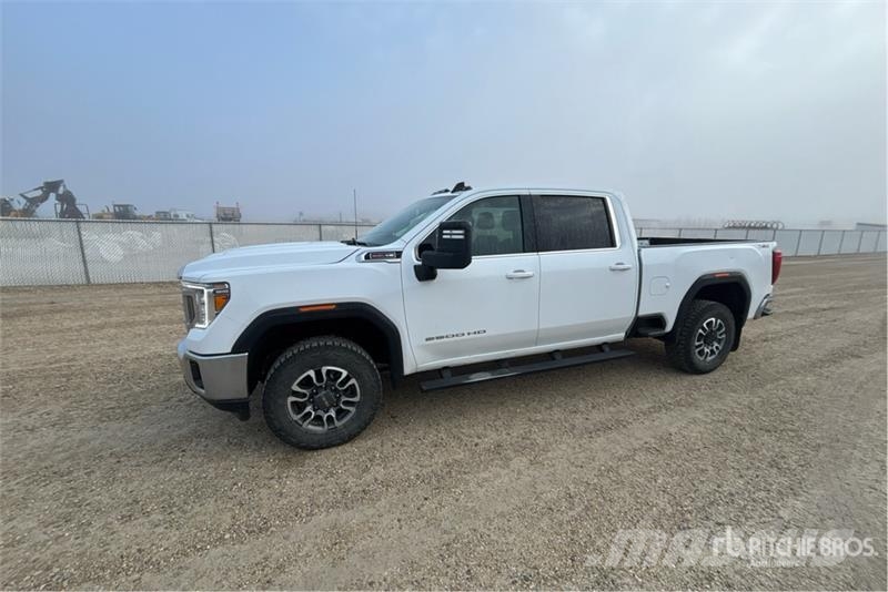 GMC 2500 SLE 4x4 Crew Cab Pickup Muu