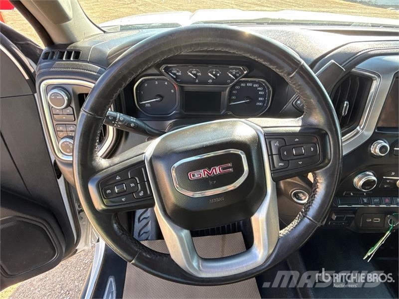 GMC 3500 4x4 Crew Cab Pickup Drugi