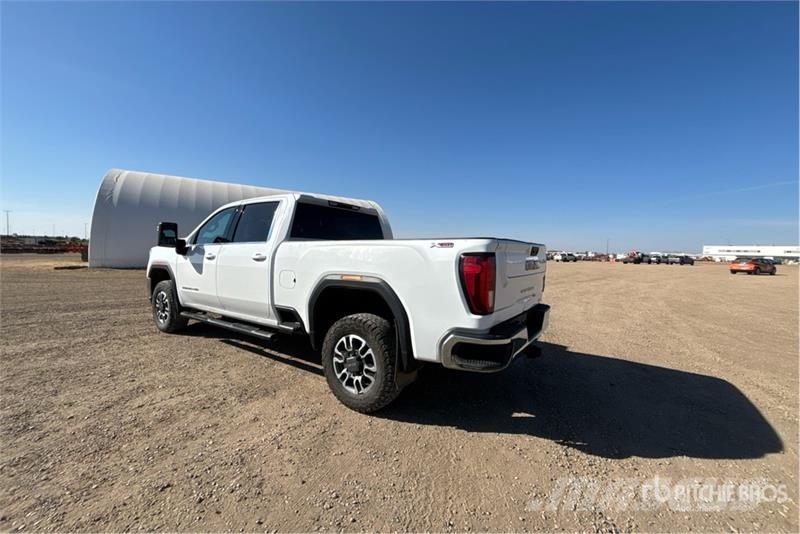 GMC 3500 4x4 Crew Cab Pickup Drugi