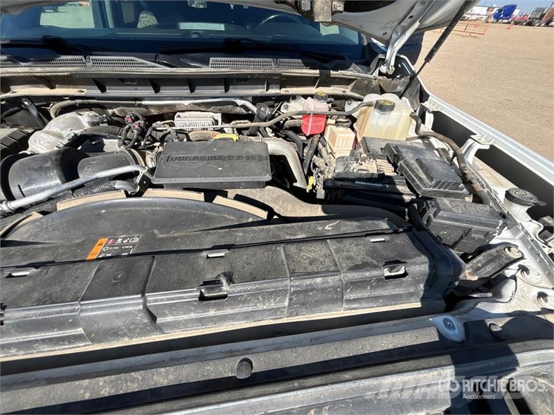 GMC 3500 4x4 Crew Cab Pickup Drugi
