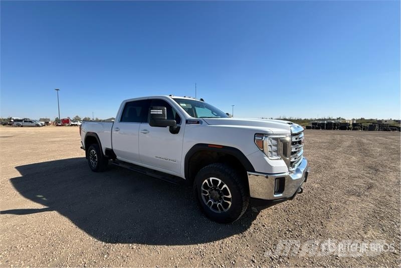 GMC 3500 4x4 Crew Cab Pickup Drugi