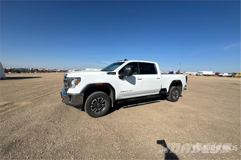 GMC 3500 4x4 Crew Cab Pickup Drugi