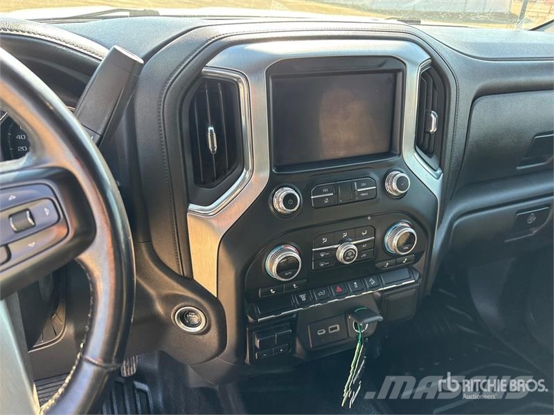 GMC 3500 4x4 Crew Cab Pickup Drugi