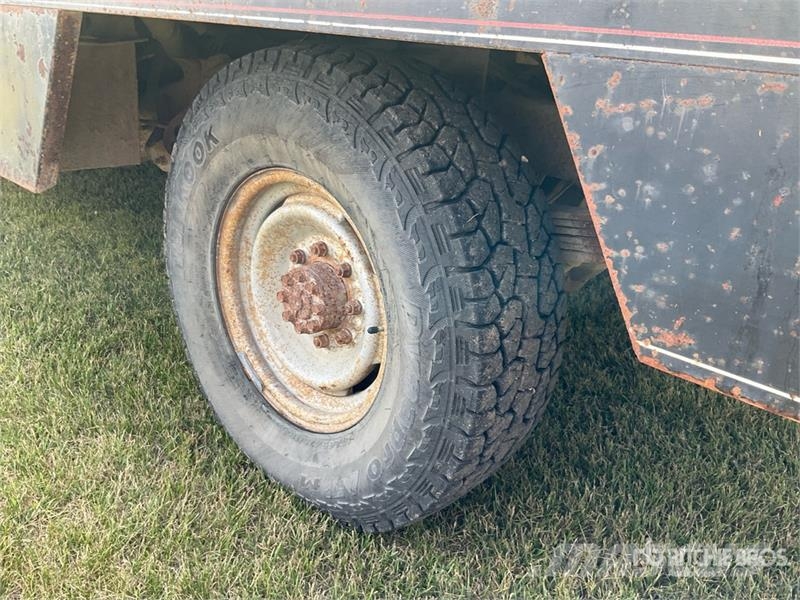 GMC 3500 SL 4x4 Flatbed Truck Platte bakwagens