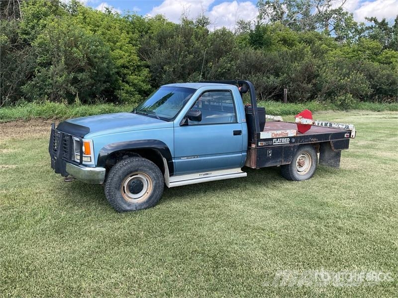 GMC 3500 SL 4x4 Flatbed Truck Platte bakwagens