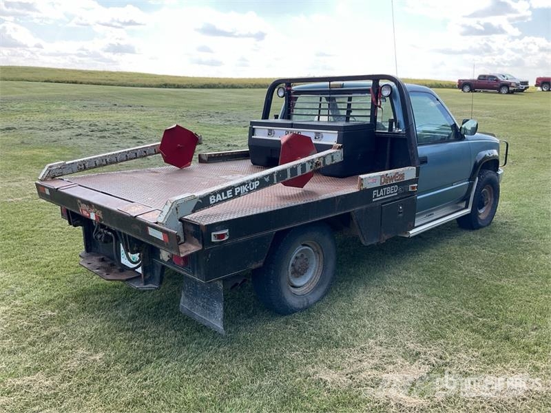 GMC 3500 SL 4x4 Flatbed Truck Platte bakwagens