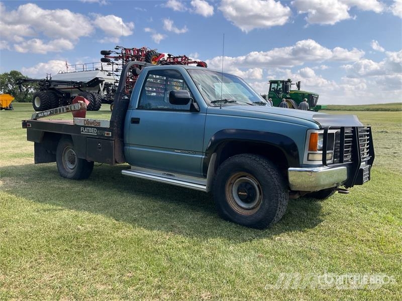 GMC 3500 SL 4x4 Flatbed Truck Platte bakwagens