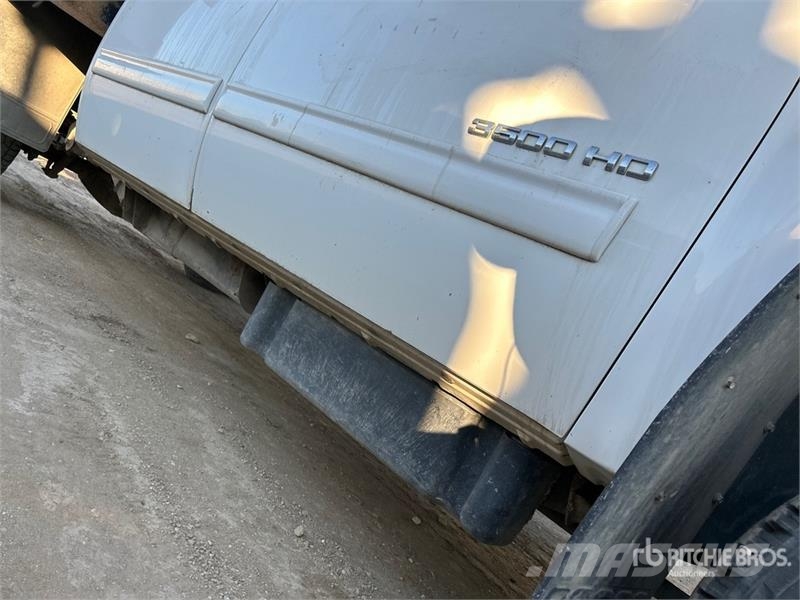 GMC 3500HD Pritschenwagen/Pritschenwagen mit Seitenklappe