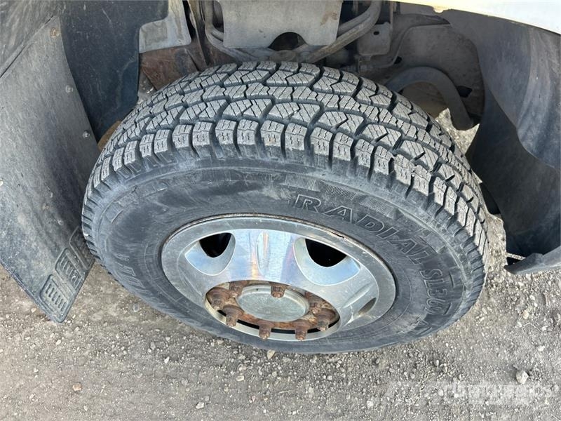 GMC 3500HD Pritschenwagen/Pritschenwagen mit Seitenklappe