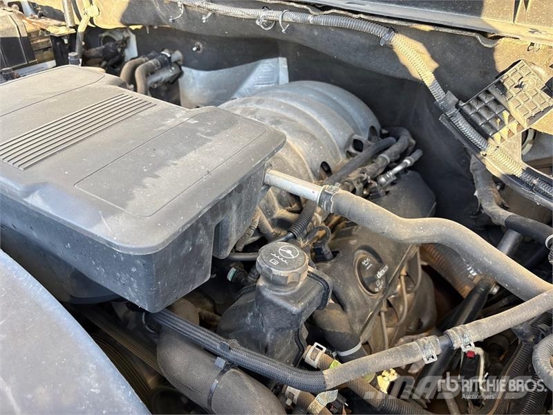 GMC 3500HD 4x4 Extended Cab Pickup Muu