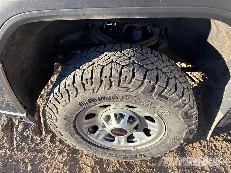 GMC 3500HD 4x4 Extended Cab Pickup Muu
