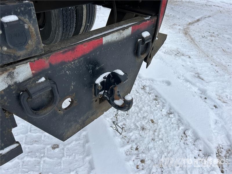 GMC 4x2 Cab and Chassis Kabine i unutrašnjost