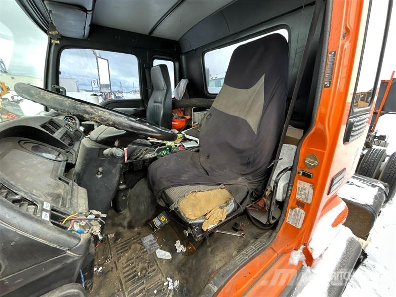 GMC 4x2 Cab and Chassis Kabine i unutrašnjost