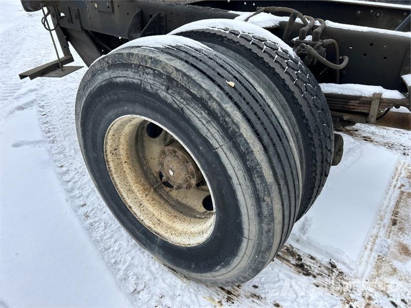GMC 4x2 Cab and Chassis Kabine i unutrašnjost