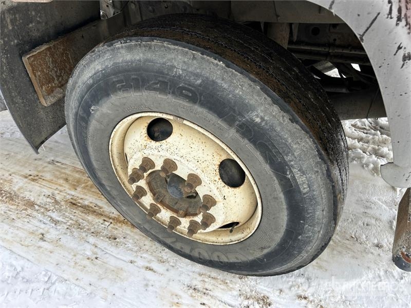GMC 4x2 Cab and Chassis Kabine i unutrašnjost