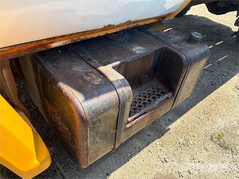 GMC 4x2 Flatbed Truck Flatbed / Dropside trucks