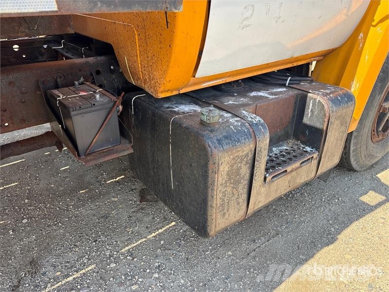 GMC 4x2 Flatbed Truck Flatbed / Dropside trucks