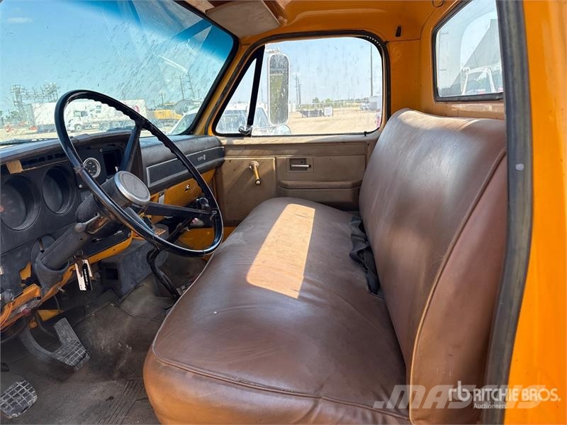 GMC 4x2 Flatbed Truck Flatbed / Dropside trucks