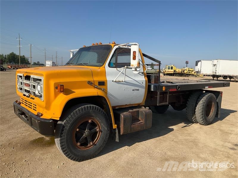 GMC 4x2 Flatbed Truck Camiones plataforma