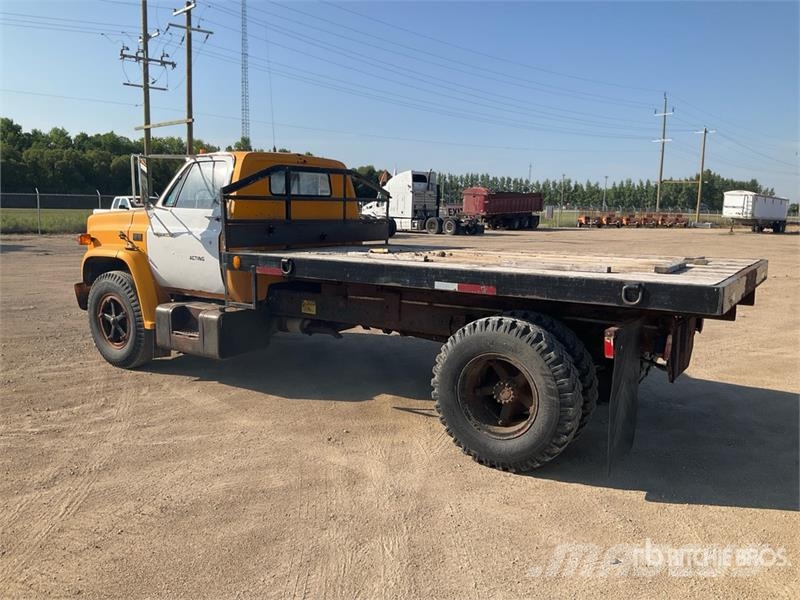 GMC 4x2 Flatbed Truck Camiones plataforma