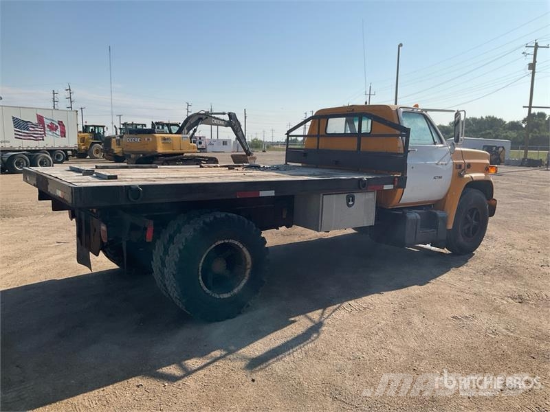 GMC 4x2 Flatbed Truck Camiones plataforma