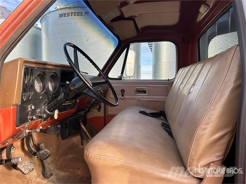GMC 6000 4x2 Grain Truck зерновозы