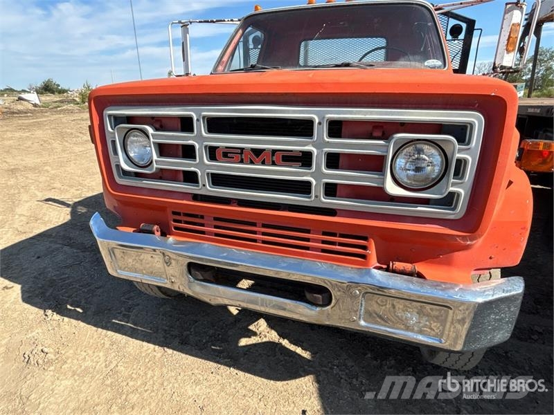 GMC 7000 4x2 Flatbed Truck 플랫베드/드롭사이드 트럭