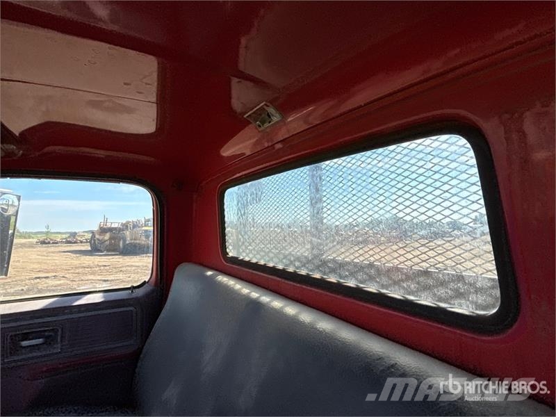 GMC 7000 4x2 Flatbed Truck 플랫베드/드롭사이드 트럭