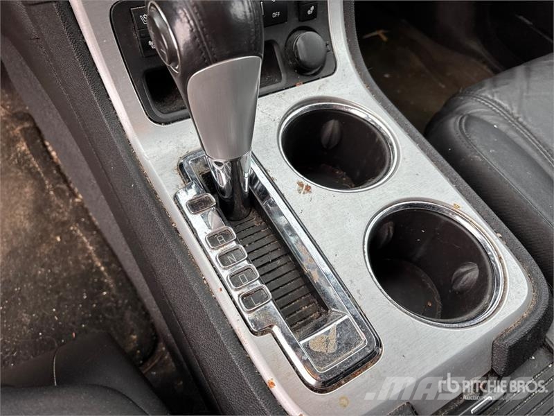 GMC Acadia SLT AWD SUV Automobili
