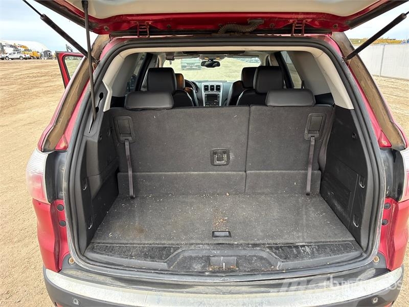 GMC Acadia SLT AWD SUV Automobili
