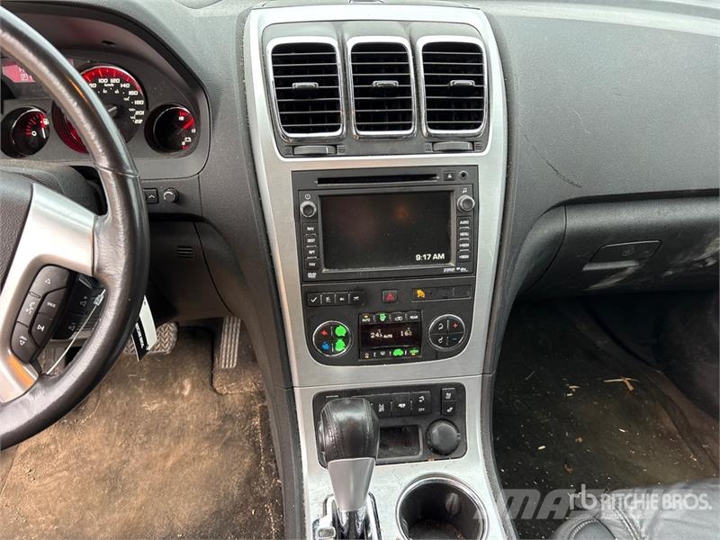 GMC Acadia SLT AWD SUV Automobili