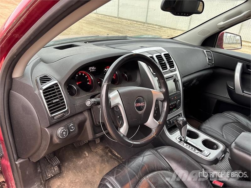 GMC Acadia SLT AWD SUV Automobili