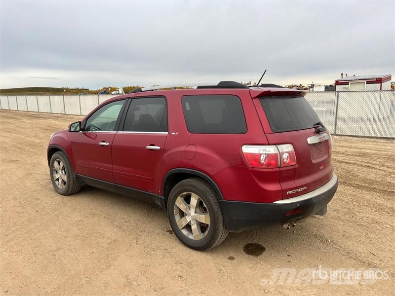 GMC Acadia SLT AWD SUV Automobili