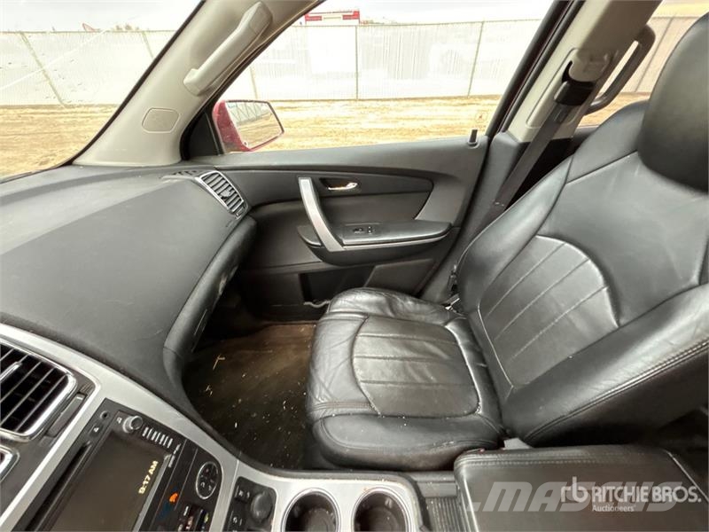 GMC Acadia SLT AWD SUV Automobili