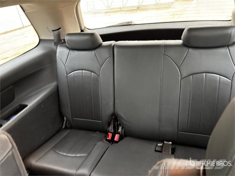 GMC Acadia SLT AWD SUV Automobili