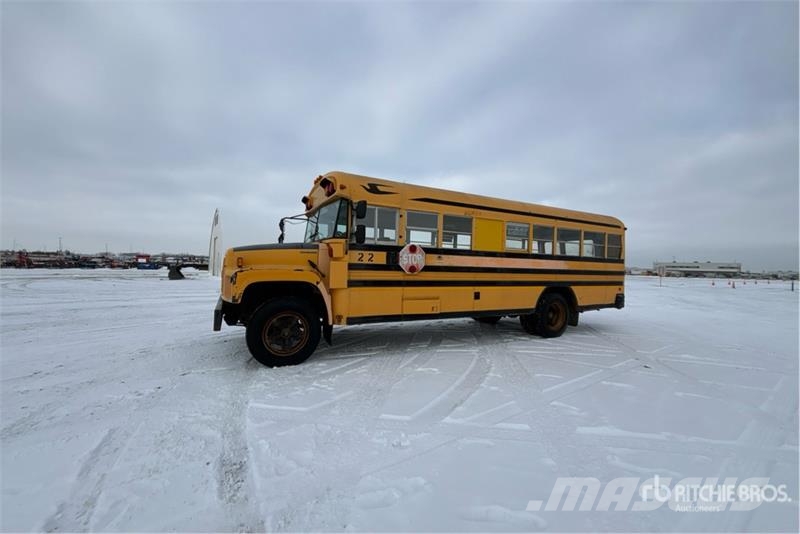 GMC B7 Bluebird 4x2 School Bus Minibusser