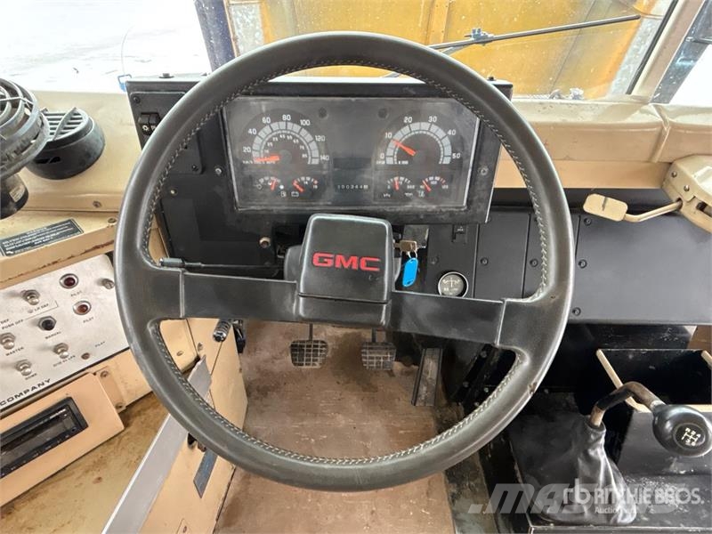 GMC B7 Bluebird 4x2 School Bus Minibusser
