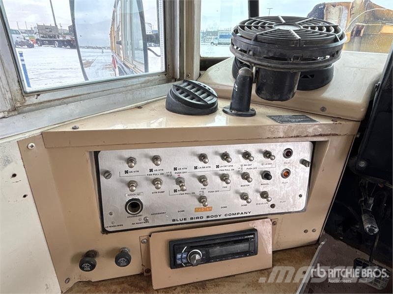 GMC B7 Bluebird 4x2 School Bus Minibusser