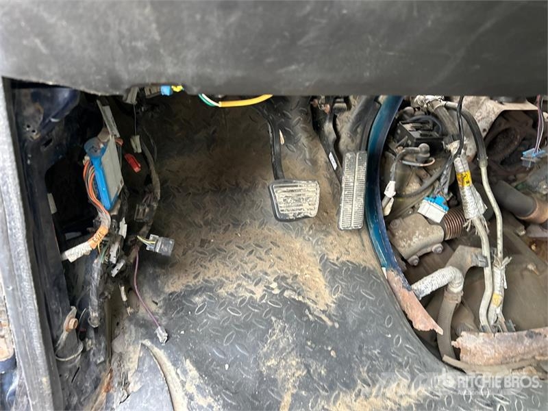 GMC C4500 4x2 Van Truck (Inoperable) Van Body Trucks