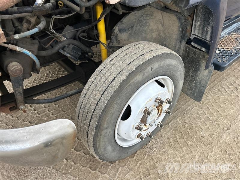 GMC C4500 4x2 Van Truck (Inoperable) Van Body Trucks