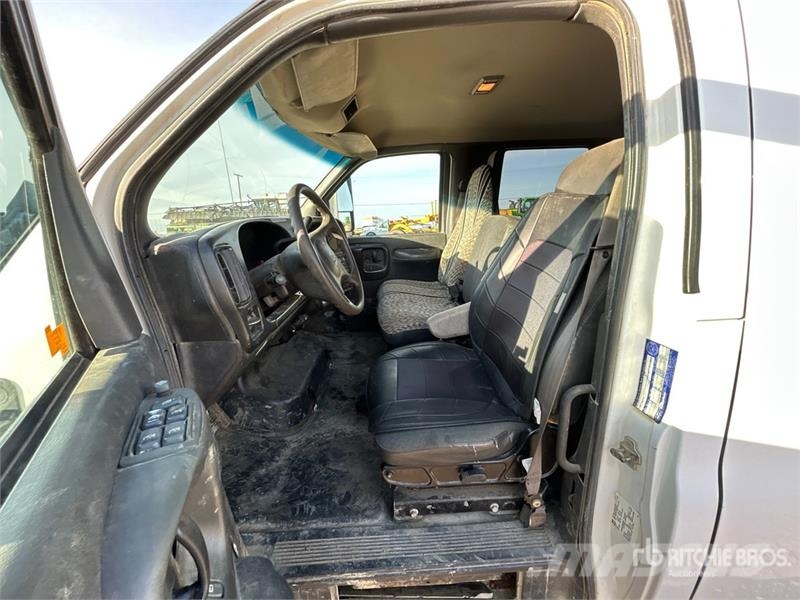 GMC C5500 Lastbil med lad/Flatbed