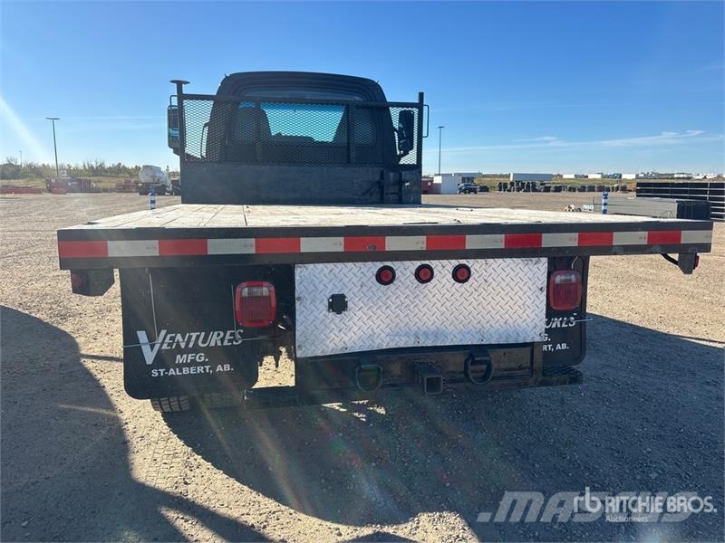 GMC C5500 Lastbil med lad/Flatbed