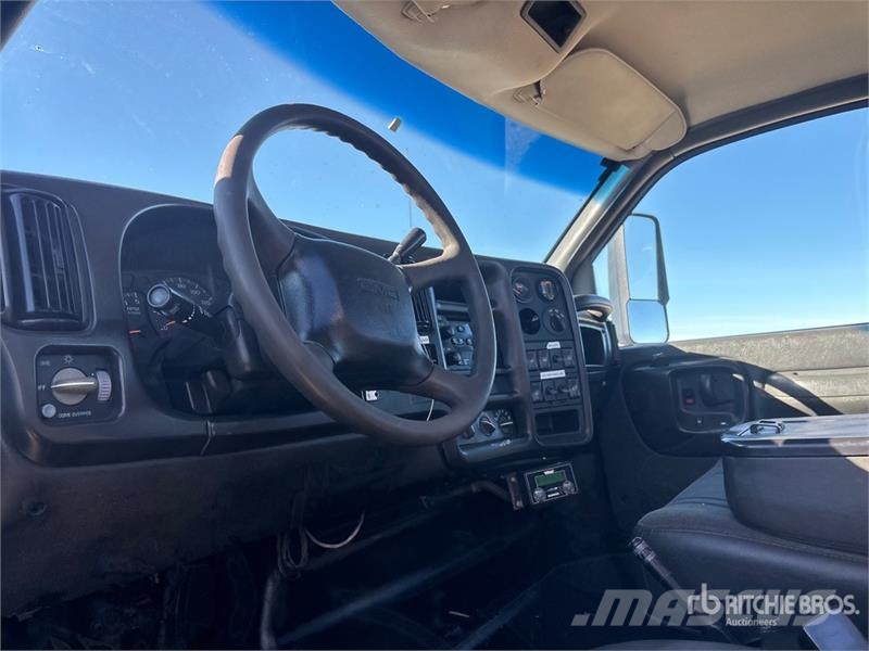 GMC C5500 Lastbil med lad/Flatbed